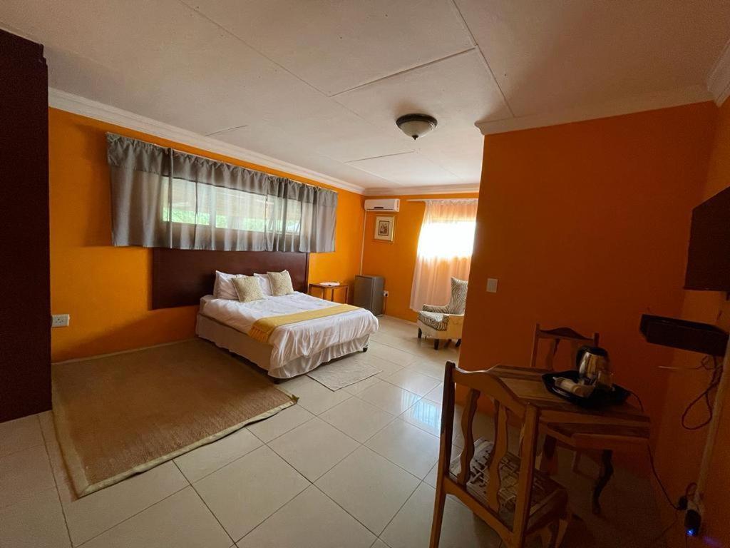 Готель Khutsong Guests House Бургерсфорт Екстер'єр фото